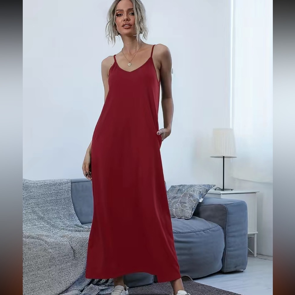Elegant Spaghetti Strap Maxi Dress
With Pockets,